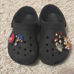 Kids Toddler Black Crocs Clogs with removable Sonic charms size 10